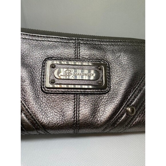 B Makowsky Leather Zip Around Wallet  Silver w Leopard Interior 8in X 4.5in - Picture 5 of 8